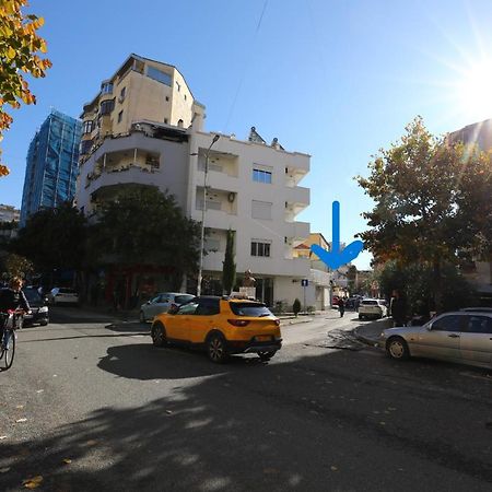 Little Corner Hostel Tirana Exterior foto